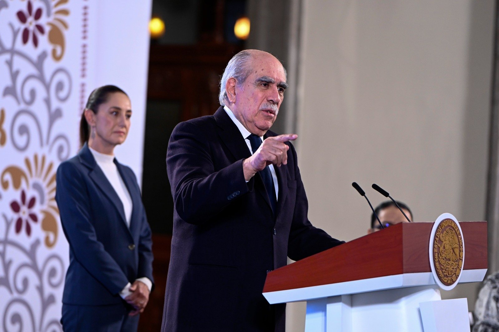 Sheinbaum crea Comisión para la Reforma Electoral, la presidirá Pablo ...