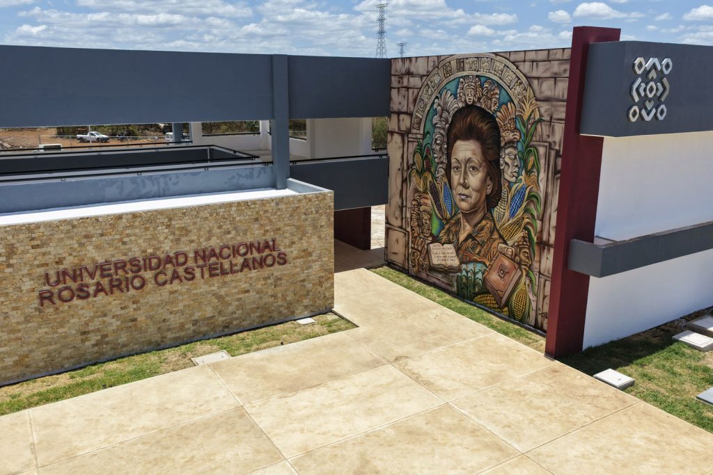 Universidad Nacional Rosario Castellanos plantel Kanasín