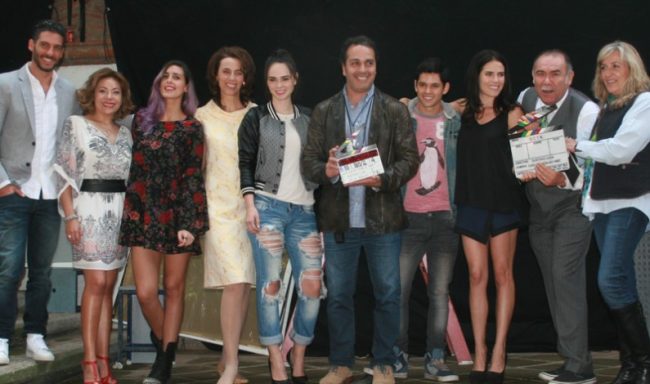El-cineasta-Gustavo-Loza-dio-el-claquetazo-inicial-de-la-cinta-Qué-Culpa-tiene-el-Niño.-Foto-Mixed-Voces–795×470