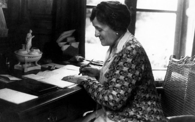 Edith Warthon Critico