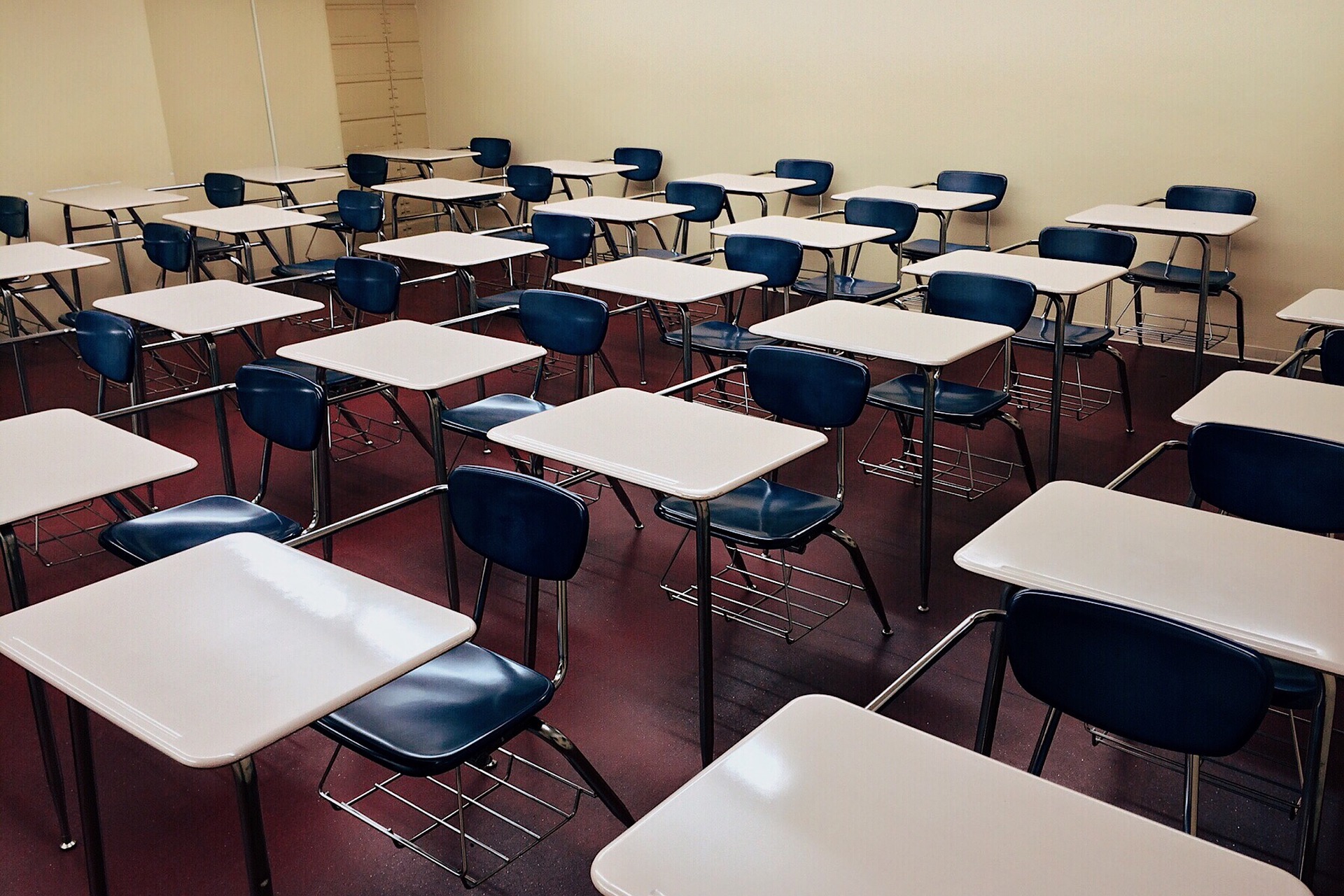 classroom-g6850811cf_1920