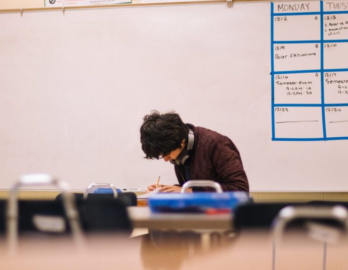 Nueve mil docentes de bachillerato participarán en la discusión de los nuevos planes de estudio, que entrarán en vigor para el ciclo escolar 2023-2024.