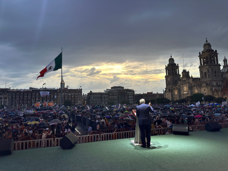 AMLO-Zocalo-oposición