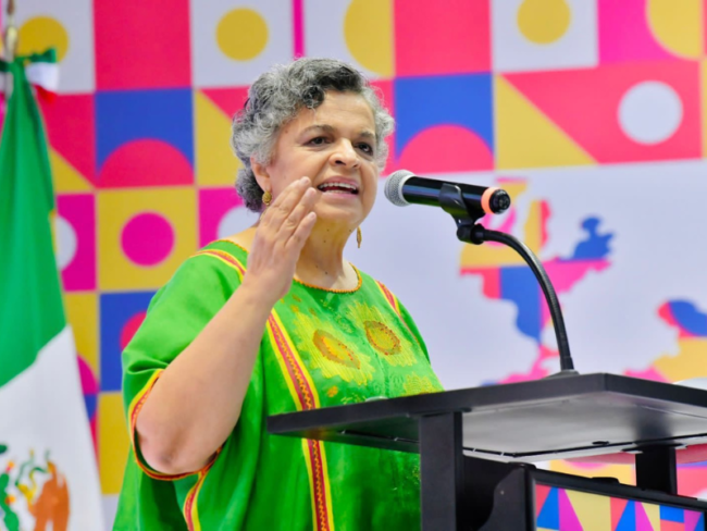 Beatriz-Paredes