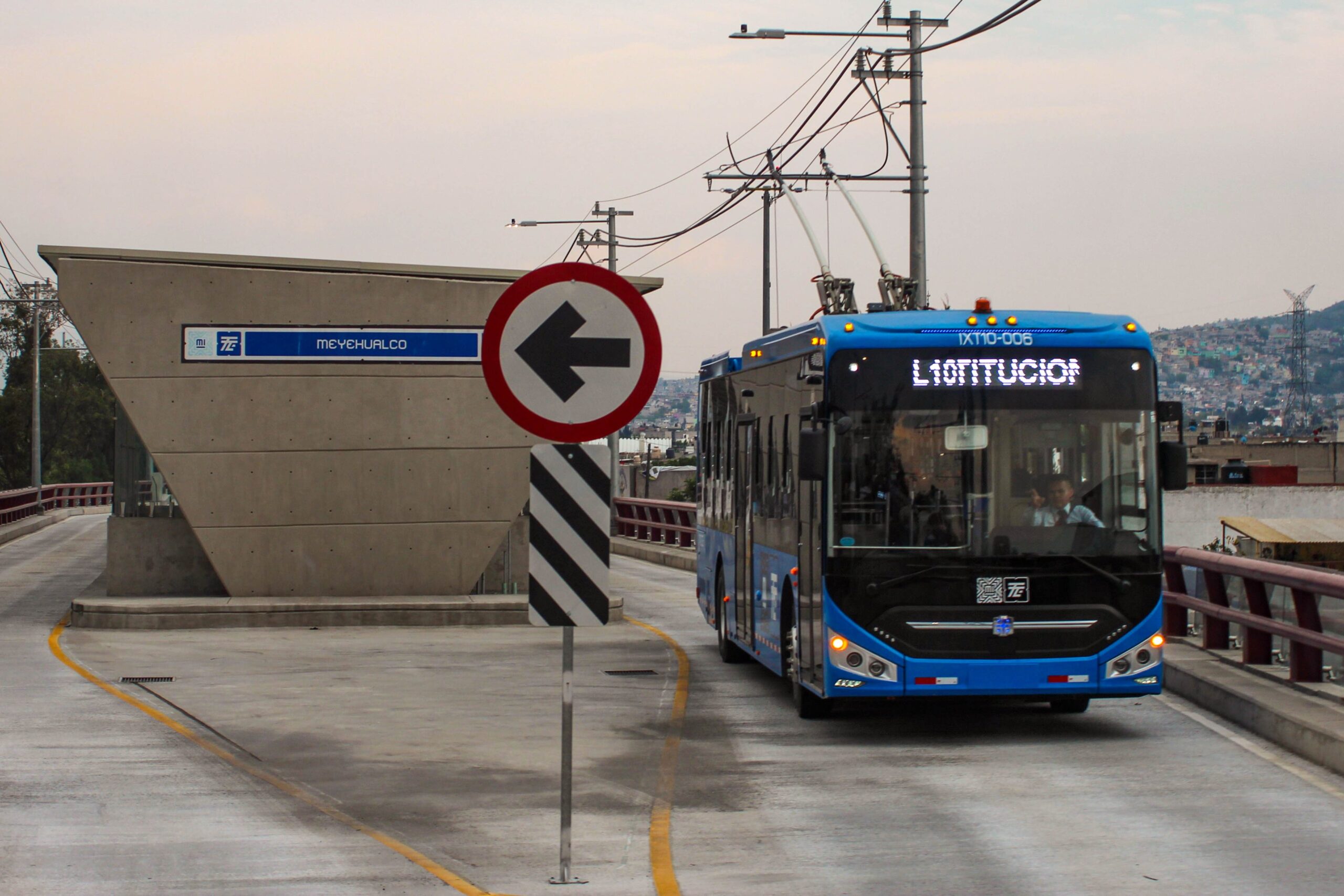 Trolebús Línea 2 Tarjeta MI