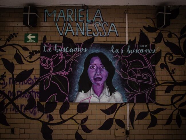 Mural UNAM estudiante Mariel