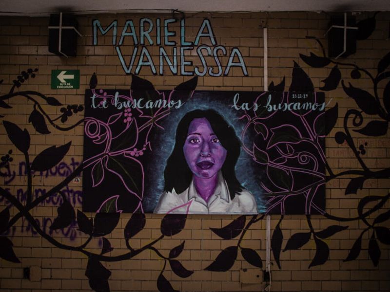 Mural UNAM estudiante Mariel