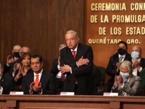 AMLO Constitución
