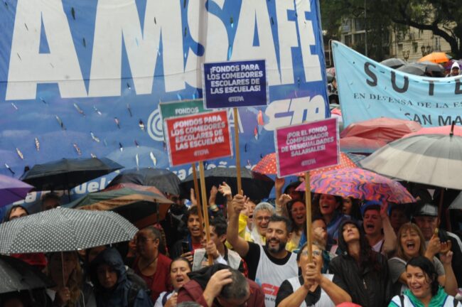 Fondos escuelas Argentina paro nacional