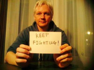 Joe Biden librar Julian Assange