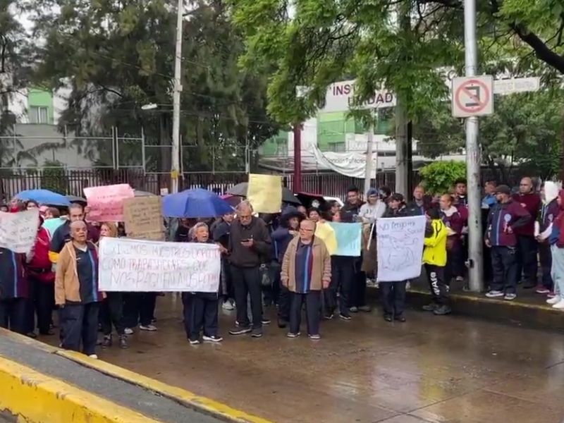 trabajadores de limpieza IPN