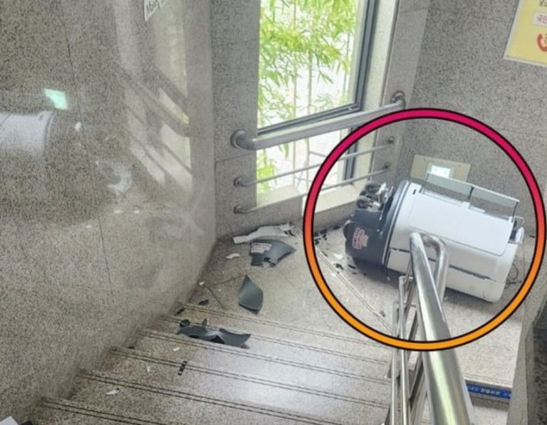 Gumi robot IA suicidio Corea del Sur