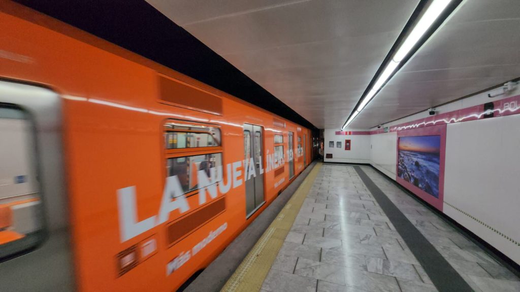 Línea 1 Metro CDMX 55 años