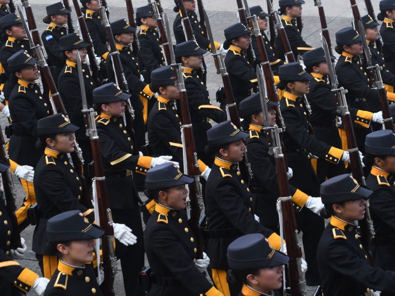 mujeres-fuerzas-aéreas-desfiles-militar