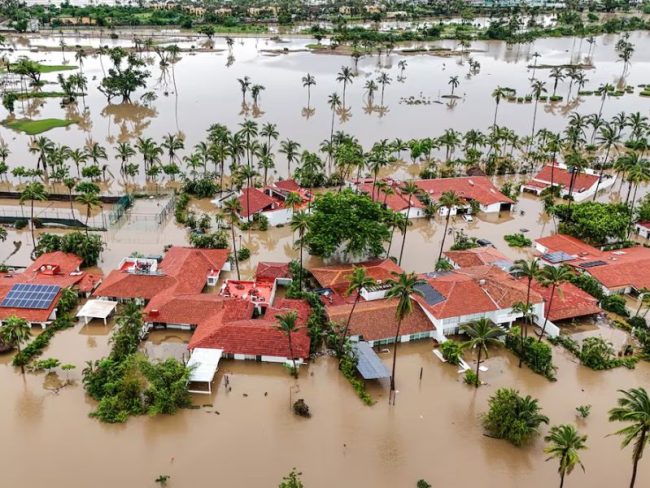 Huracán John pérdidas