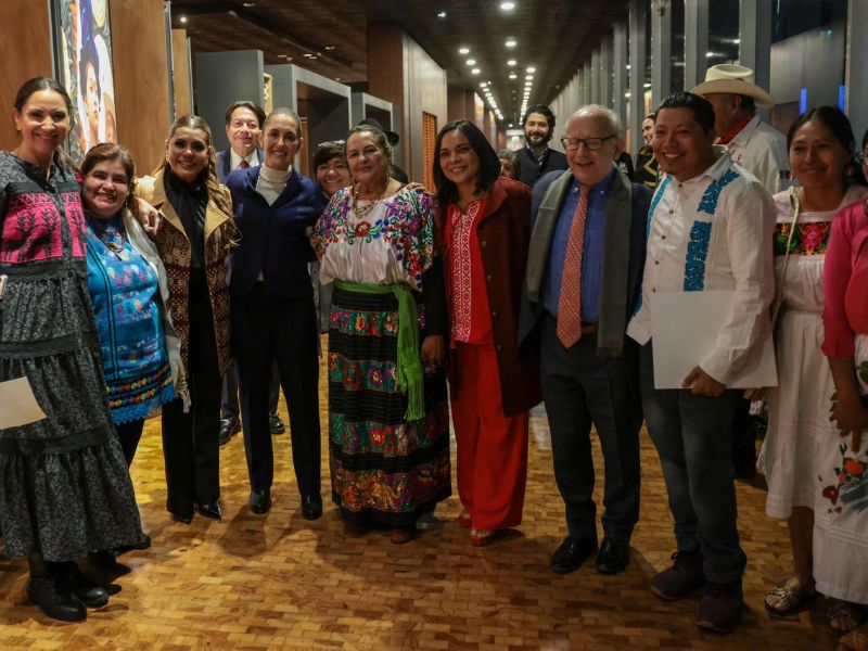 Claudia Sheinbaum reinaugura 11 salas en el INAH.