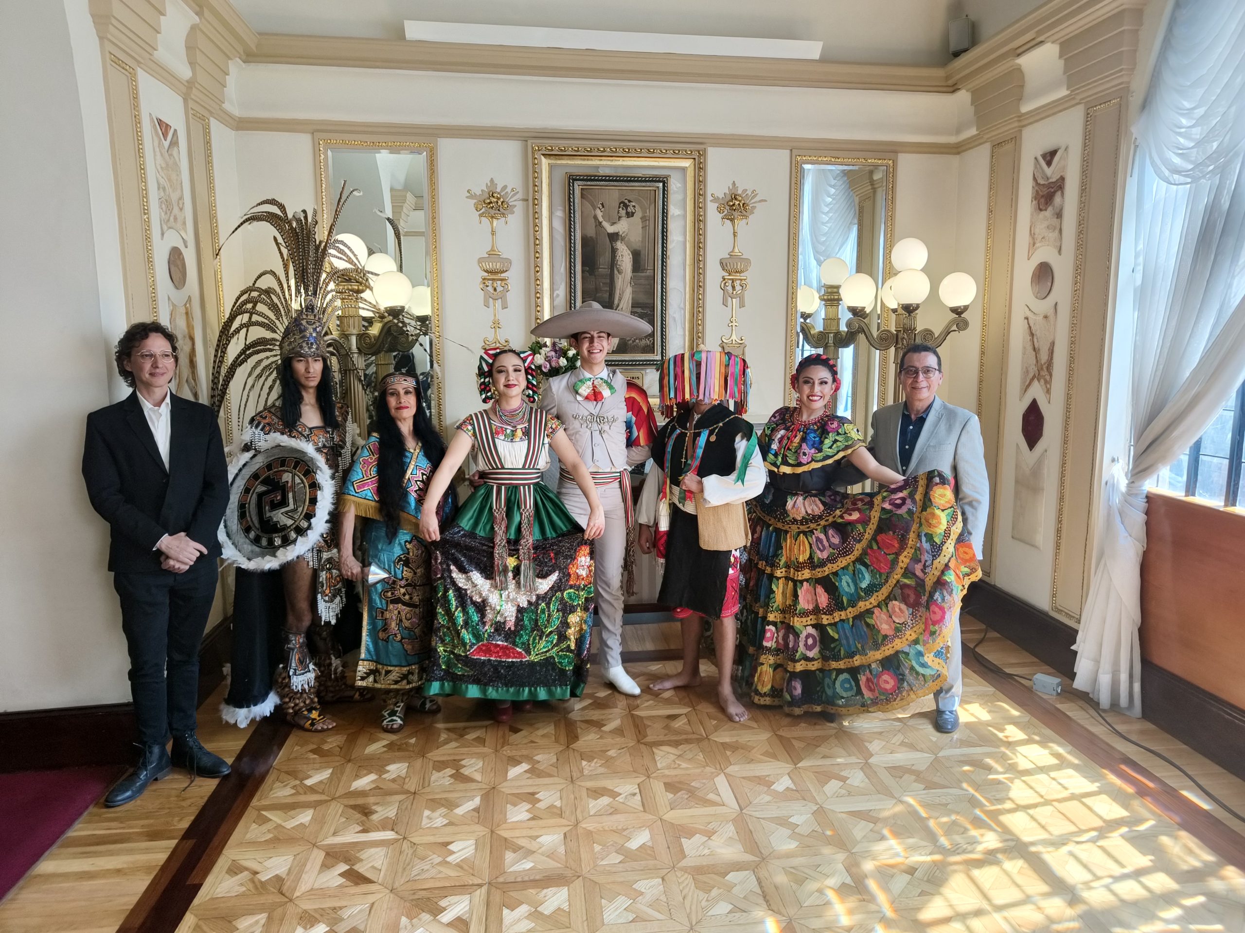 La Compañía Nacional de Danza Folklórica cumple 50 años. La Compañía Nacional de Danza Folklórica cumple 50 años.