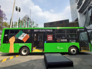 Taruk primer autobús eléctrico