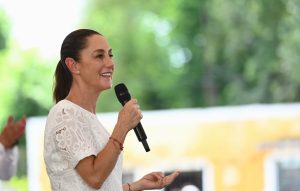 Sheinbaum cataratas Salud casa por Casa inversión salud