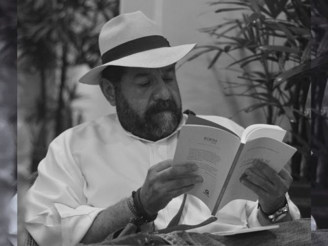 Francisco Magaña gana premio