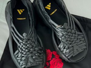 Adidas se disculpa con comunidad de Yalalag por uso indebido de diseño indígena