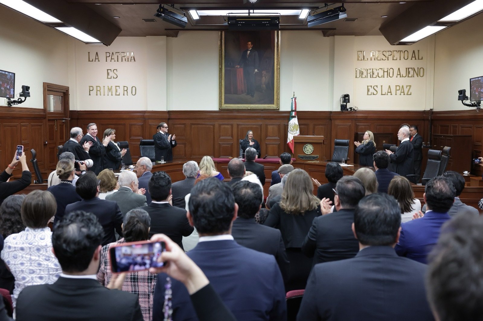 INEGI: Sube población con pobreza laboral a 35.1%