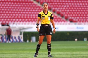 Katia Itzel árbitra