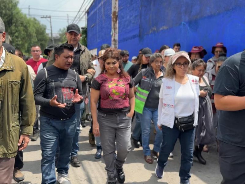 Brugada recorre Iztapalapa tras inundaciones revisa daños por lluvias recientes