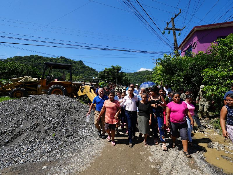 No dejaremos a nadie desamparado Sheinbaum tras recorrer zonas afectadas por lluvias "No dejaremos a nadie desamparado": Sheinbaum tras recorrer zonas afectadas por lluvias