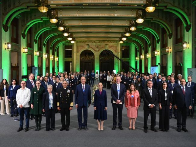 Sheinbaum presenta Plan México ante empresarios del Foro Económico Mundial