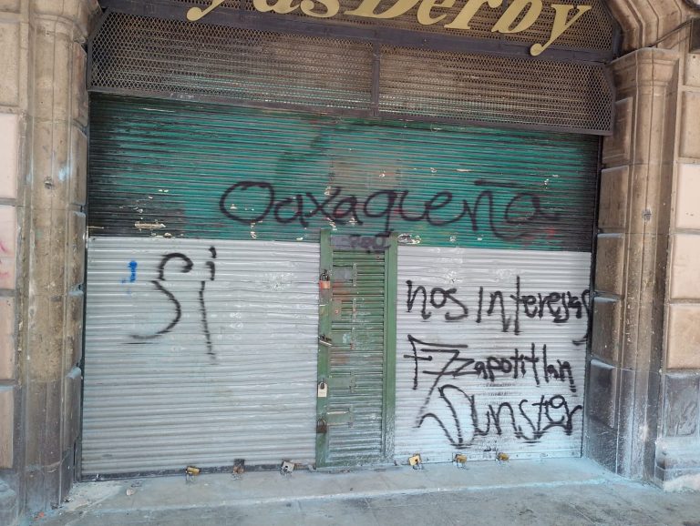 94 policías y 29 civiles atendidos tras marcha del 2 de octubre en CDMX; joyeros denuncian robos”