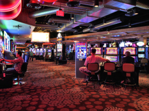 SEGOB suspende la operación de 13 casinos por presuntas operaciones ilícitas