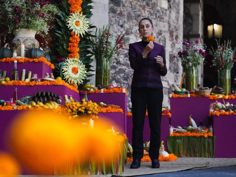 Sheinbaum ofrenda
