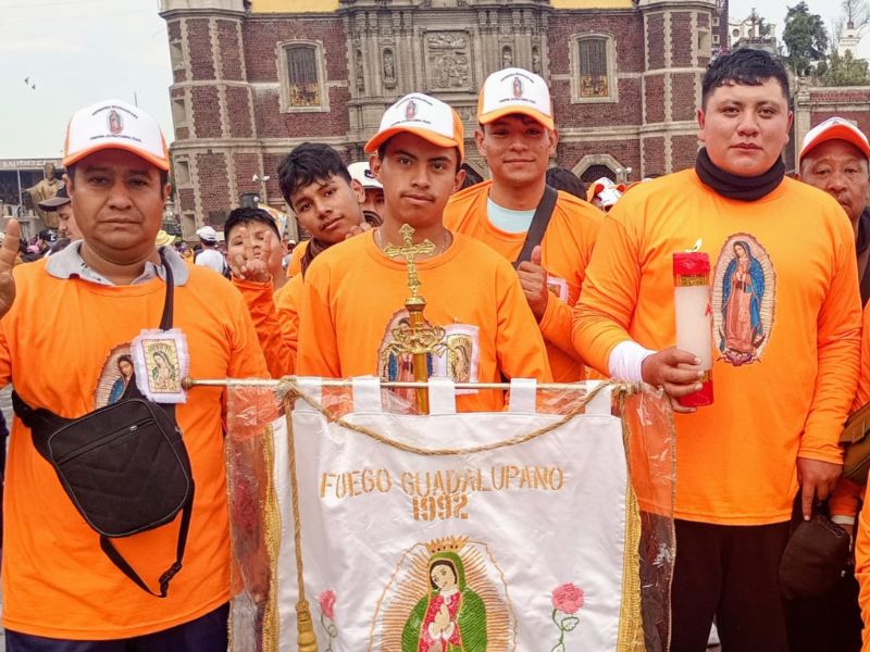 Miles de peregrinos se reúnen en la Basílica de Guadalupe