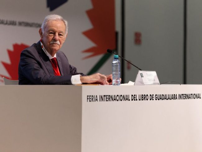 Medalla Carlos Fuentes