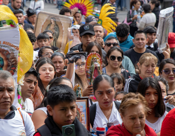 Peregrinos de todo el país llegan a la Basílica de Guadalupe en vísperas del Día de la Virgen