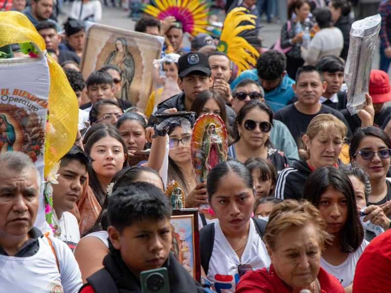 Peregrinos de todo el país llegan a la Basílica de Guadalupe en vísperas del Día de la Virgen