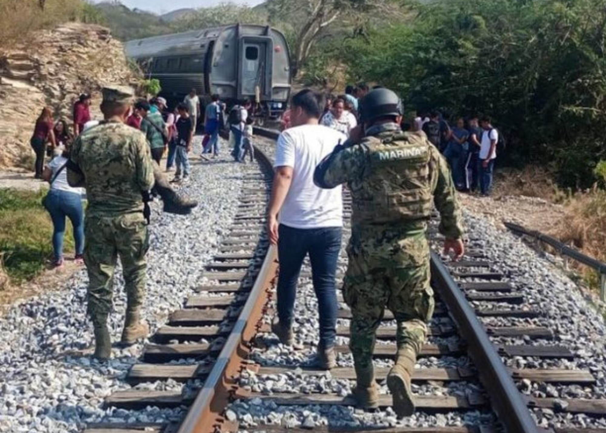 FGR avanza en investigación por descarrilamiento del Tren Interoceánico en Oaxaca FGR avanza en investigación por descarrilamiento del Tren Interoceánico en Oaxaca