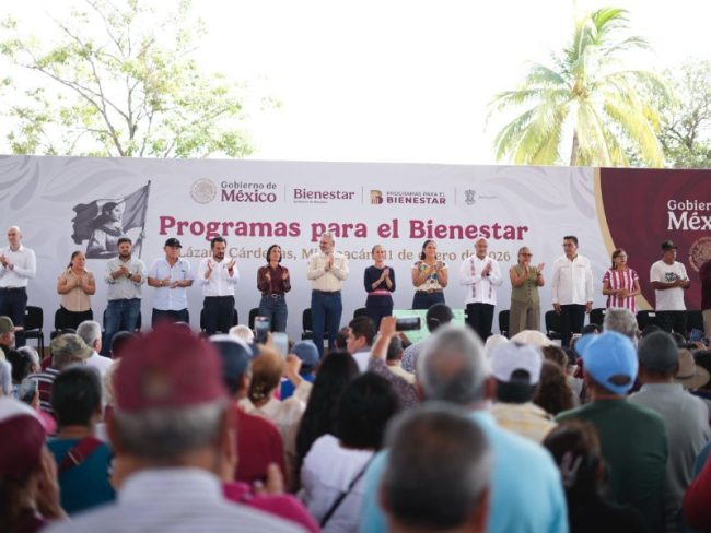 Sheinbaum encabeza entrega de Programas para el Bienestar en Michoacán