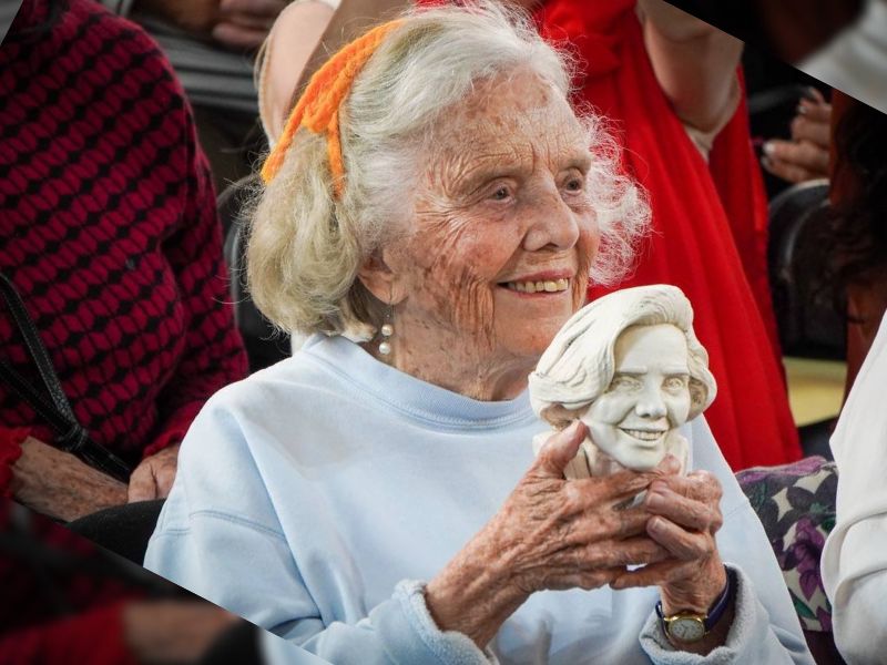Homenaje a Elena Poniatowska Homenaje a Elena Poniatowska