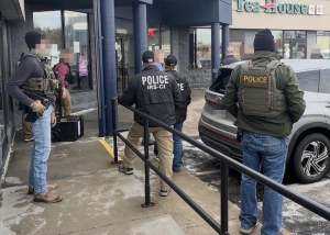 Controversia en Minnesota por detención de menor durante operativo del ICE