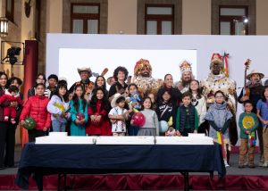 Celebran Día de Reyes en Palacio Nacional durante la Mañanera del Pueblo