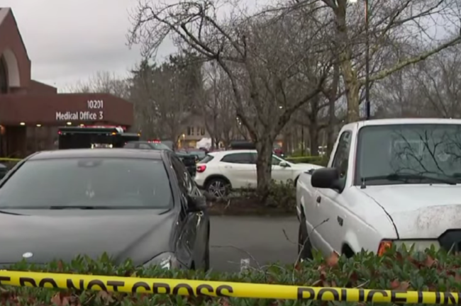 Agentes fronterizos de EU disparan contra un vehículo y hieren a dos personas en Portland