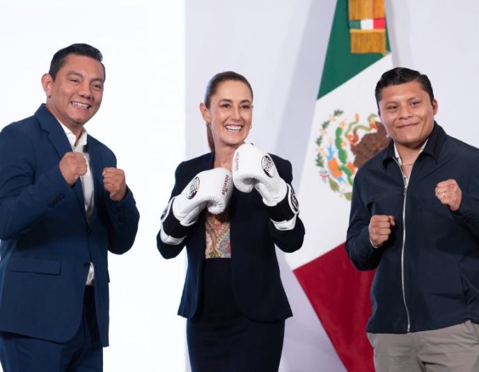 Boxeando por la Paz se presenta en la conferencia matutina