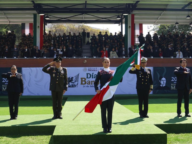 Claudia Sheinbaum encabeza abanderamiento