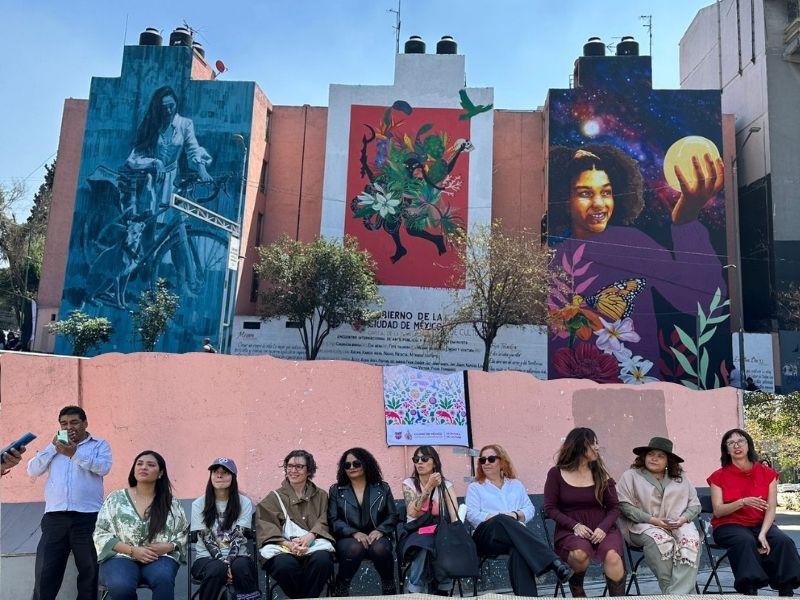 El encuentro internacional de arte público feminista reunió a cinco muralistas de México, Colombia, España, Brasil y Canadá.