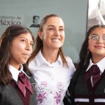 Sheinbaum a las jóvenes: «No permitan que nadie les robe sus sueños»