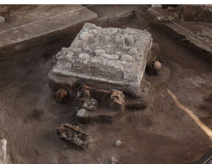 El momoztli, localizado fuera del núcleo monumental de Tula,