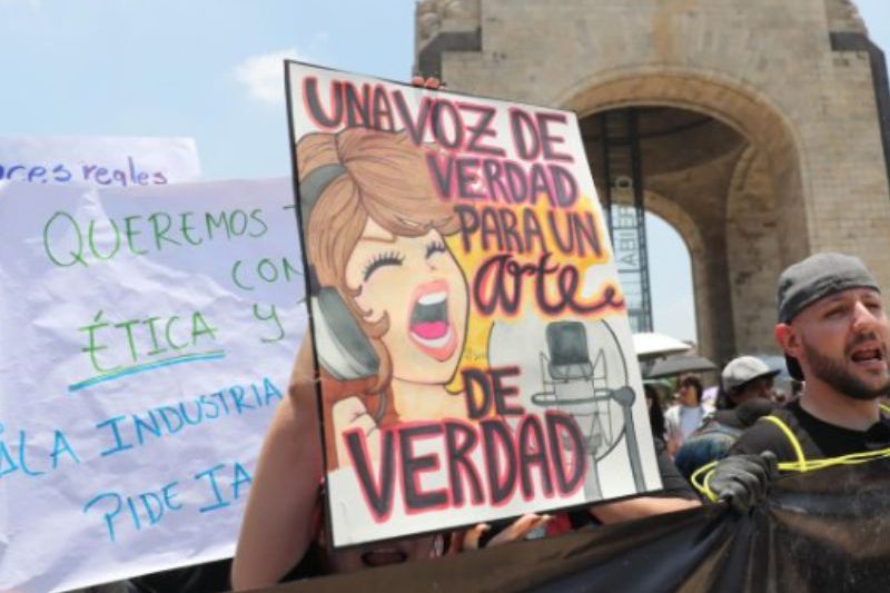 México reforma la Ley Federal del Derecho de Autor para proteger a artistas frente al uso de IA, regulando el uso de voz, imagen y actuaciones sin consentimiento.