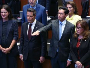 El Senado ratificó a Roberto Velasco como canciller con 81 votos a favor; posteriormente, tomó protesta en el pleno.